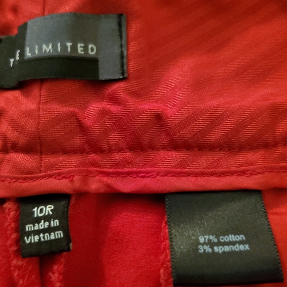 The Limited true red shorts 10R - Picture 4 of 4